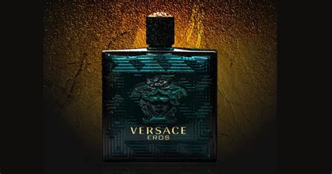 what does versace eros smell like